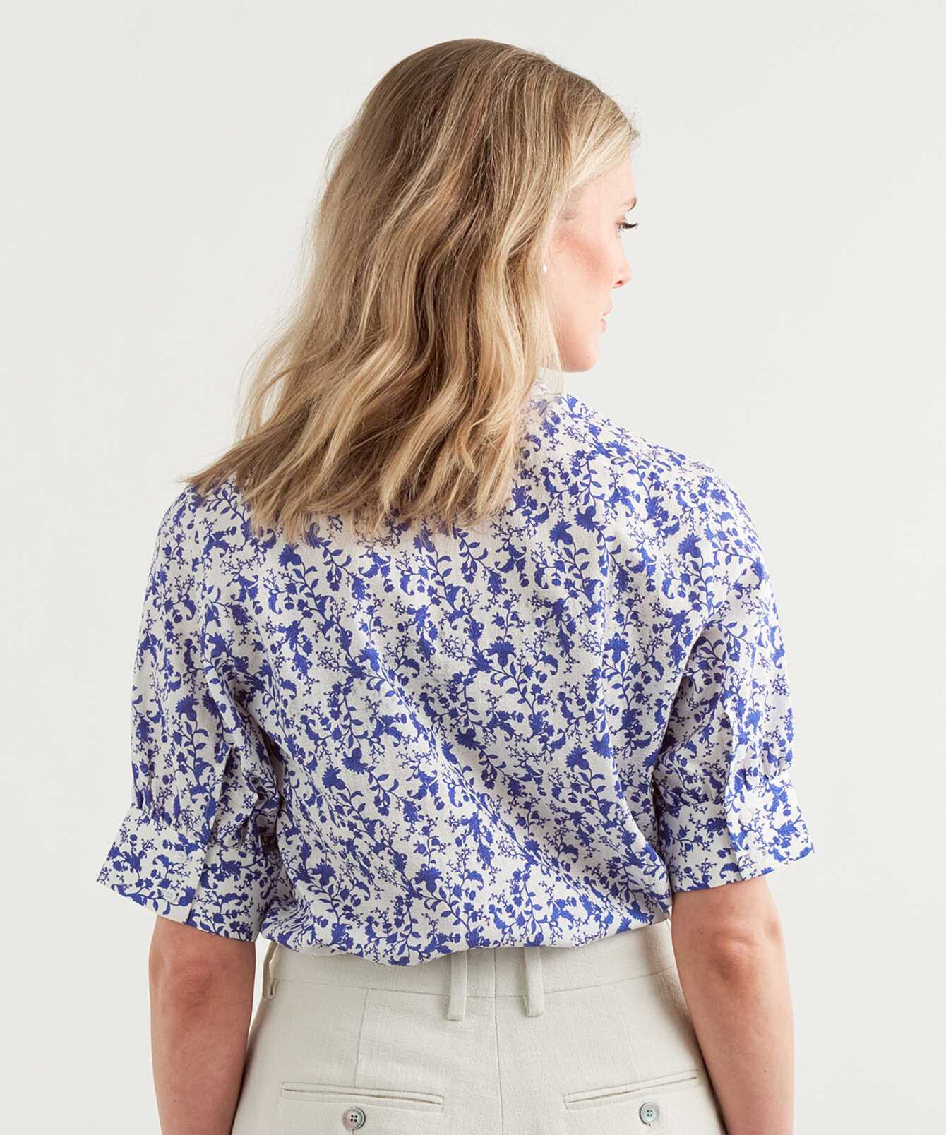 Skjorta Sanna Blue Floral Jacquard Blus The Shirt Factory