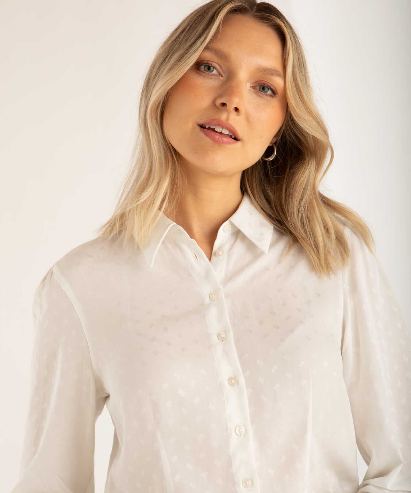 Skjorta Cora Romb Vit Jacquard Blus The Shirt Factory